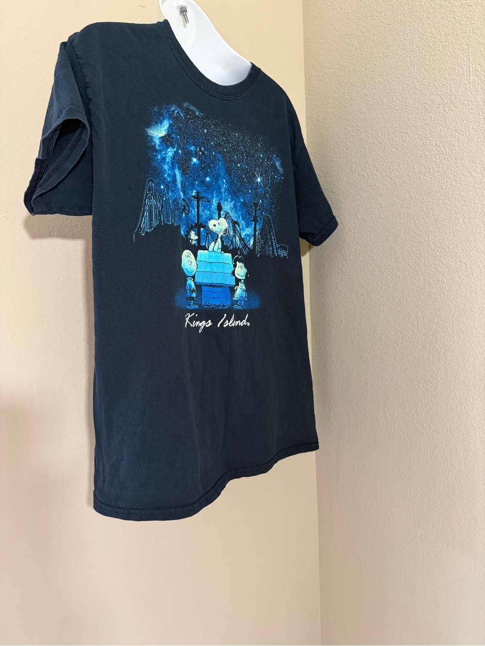 Peanuts  Cedar Fair T-shirt Snoopy Kings Island Size Medium